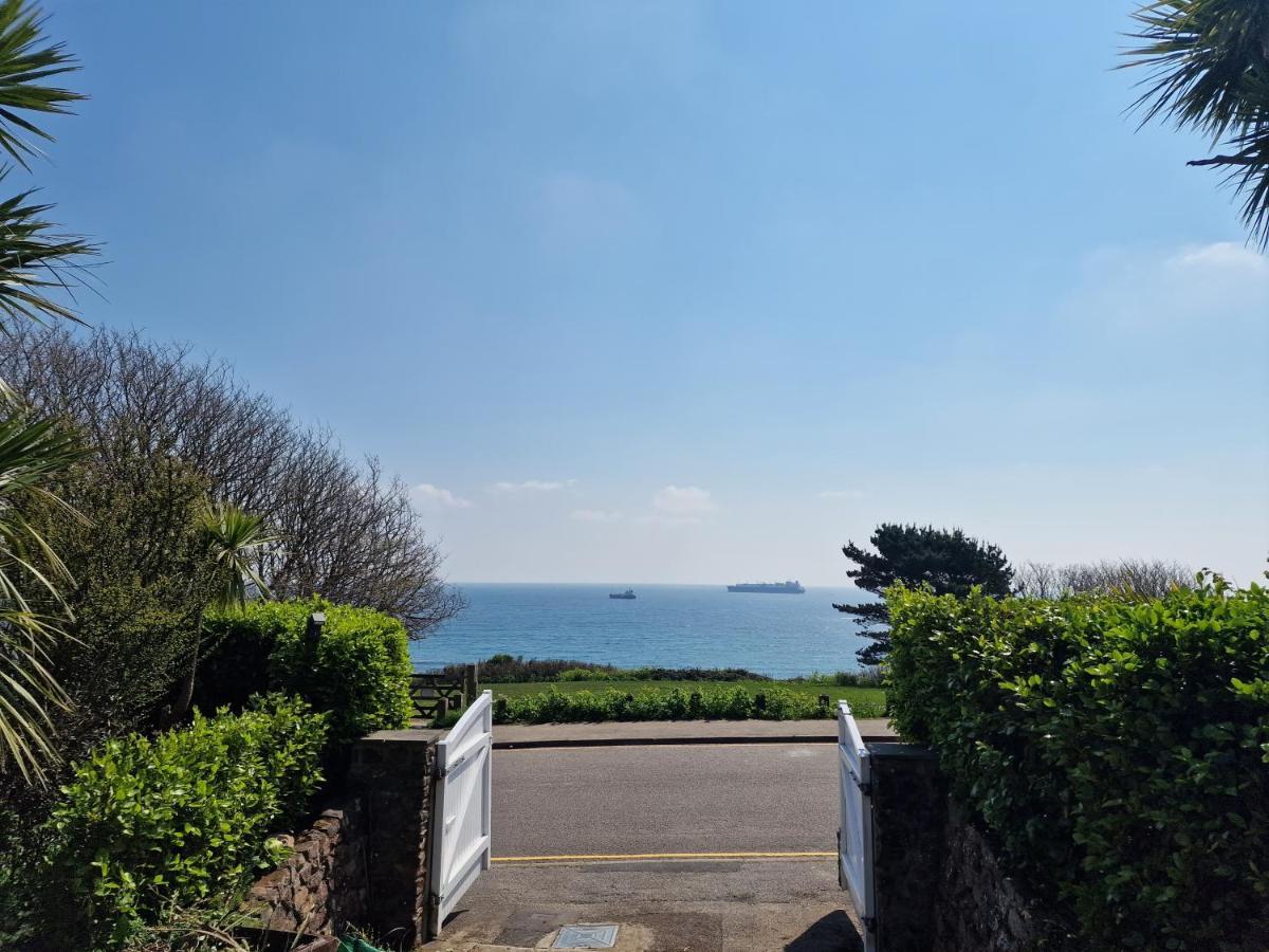 Blue Hills Luxury Apartment, Bay Front With Parking 法尔茅斯 外观 照片