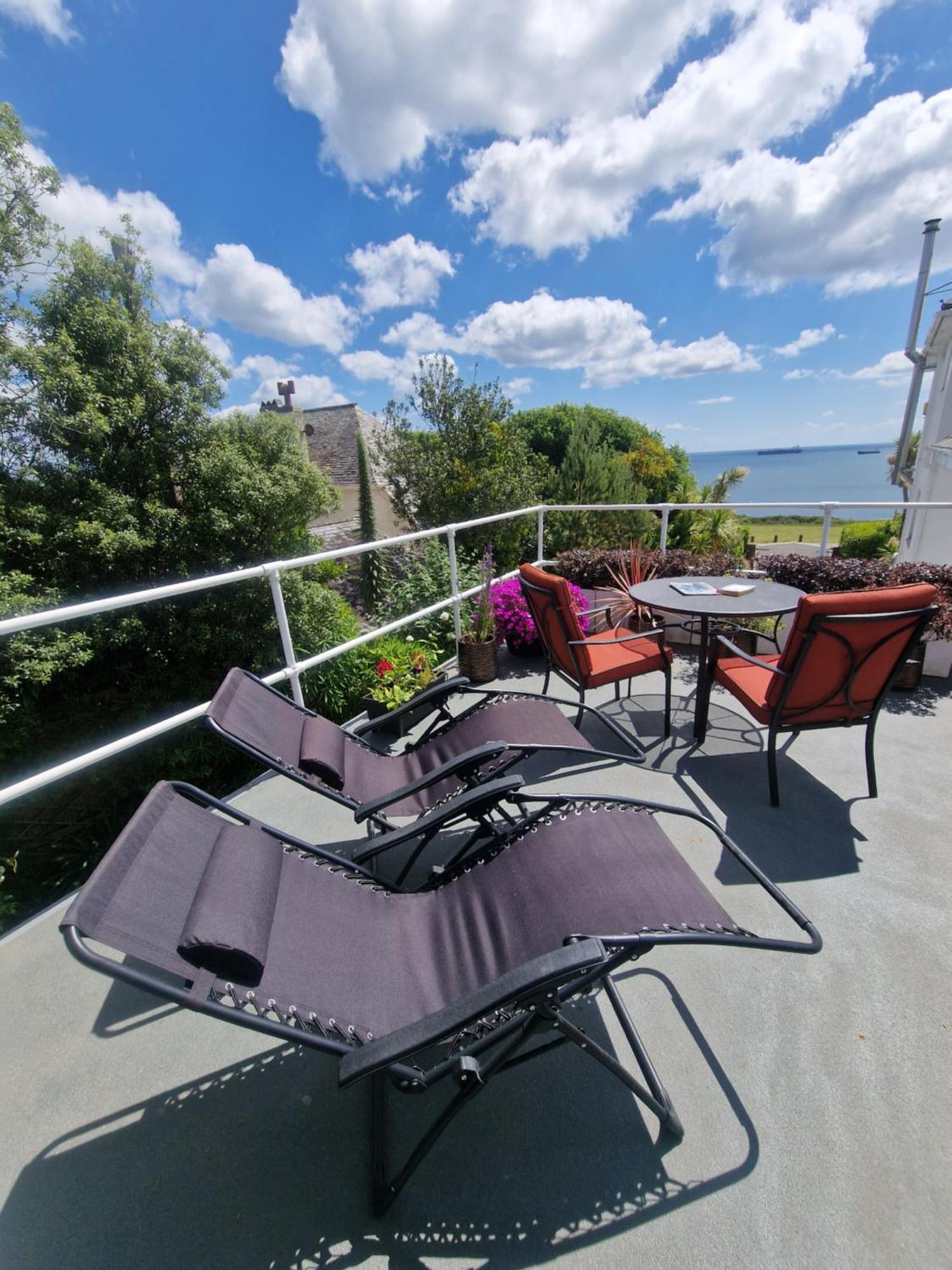 Blue Hills Luxury Apartment, Bay Front With Parking 法尔茅斯 外观 照片