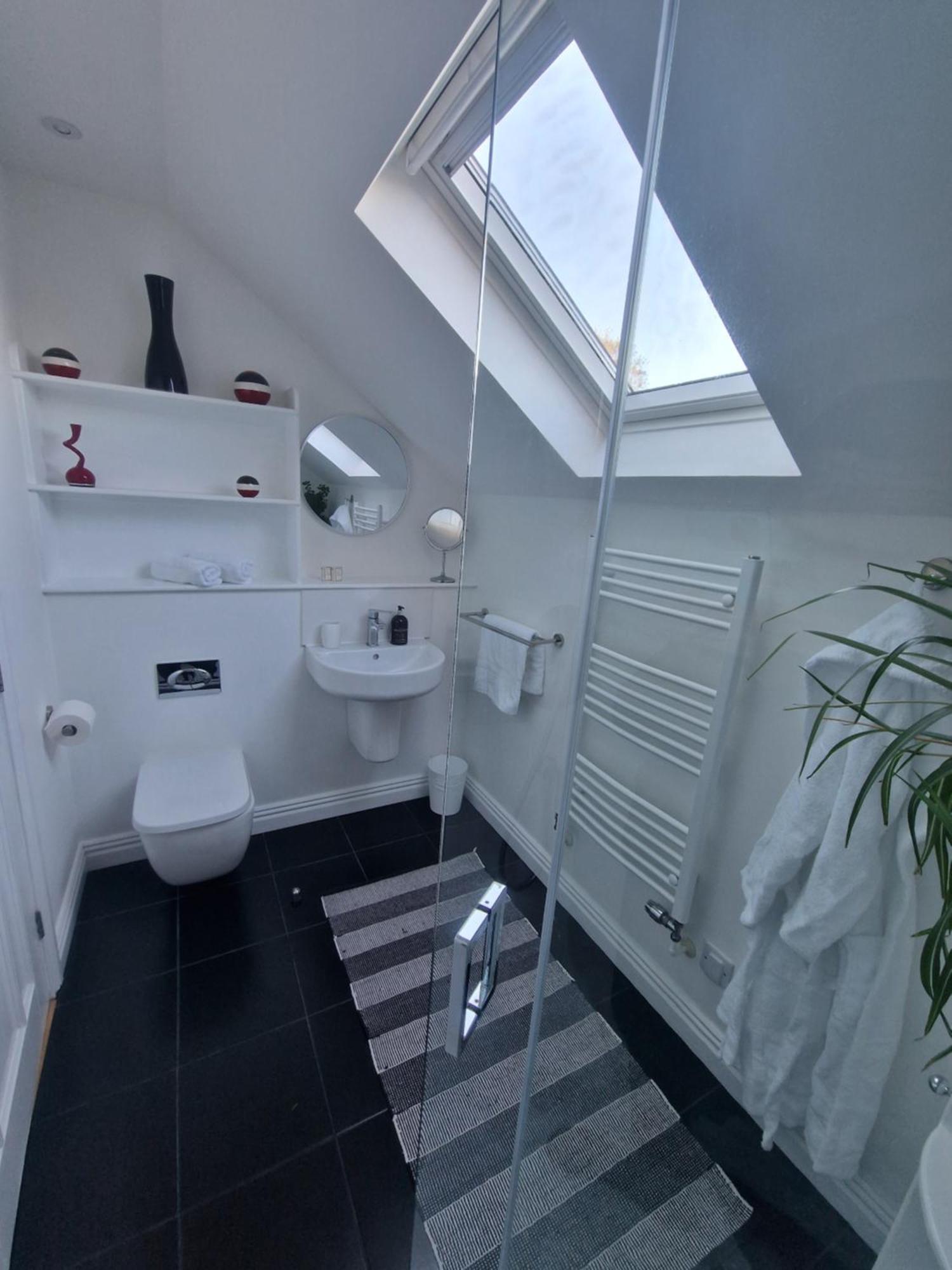 Blue Hills Luxury Apartment, Bay Front With Parking 法尔茅斯 外观 照片